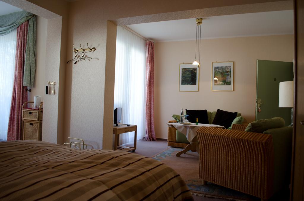 Haus Helvetia Bed & Breakfast Bad Orb Phòng bức ảnh