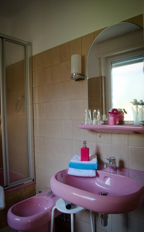 Haus Helvetia Bed & Breakfast Bad Orb Phòng bức ảnh